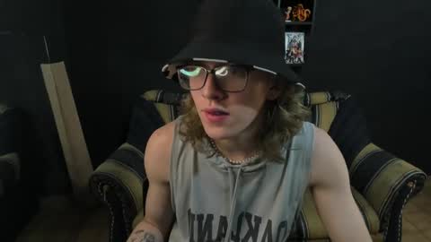 Snapshot of jinnbook chatting on 01.07.25 JinnBook online show from 01.07.25