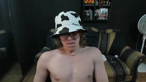 Snapshot of jinnbook chatting on 01.17.25 JinnBook online show from 01.17.25