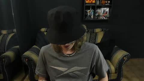 Snapshot of jinnbook chatting on 02.08.25 JinnBook online show from 02.08.25