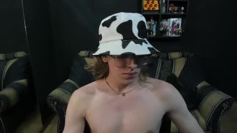 Snapshot of jinnbook chatting on 02.26.25 JinnBook online show from 02.26.25