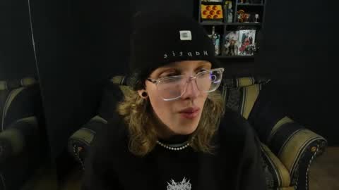 Snapshot of jinnbook chatting on 03.01.25 JinnBook online show from 03.01.25