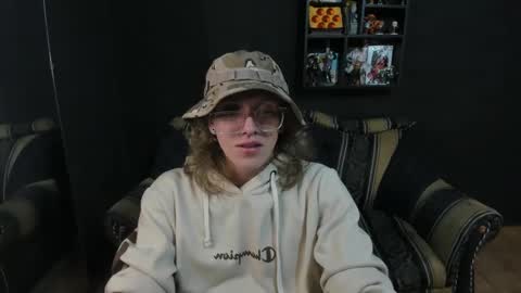 Snapshot of jinnbook chatting on 03.02.25 JinnBook online show from 03.02.25