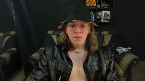 Snapshot of jinnbook chatting on 03.12.25 JinnBook online show from 03.12.25