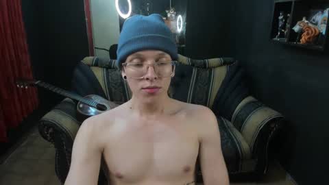 Snapshot of jinnbook chatting on 10.07.25 JinnBook online show from 10.07.25