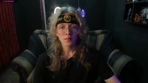 Snapshot of jinnbook chatting on 10.29.25 JinnBook online show from 10.29.25