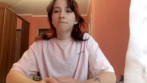 Snapshot of jinnyjurina chatting on 11.09.25 Emma online show from 11.09.25