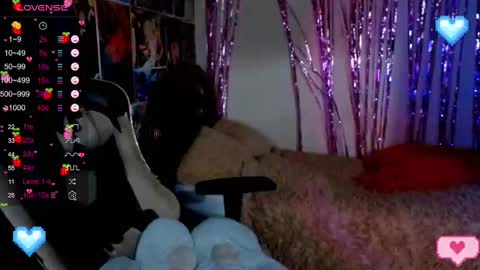 Snapshot of jinx_25 chatting on 02.15.25  Jinx  online show from 02.15.25