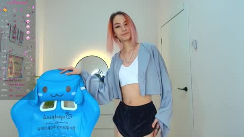 Snapshot of jinx_boom chatting on 02.28.25 jinx_boom online show from 02.28.25