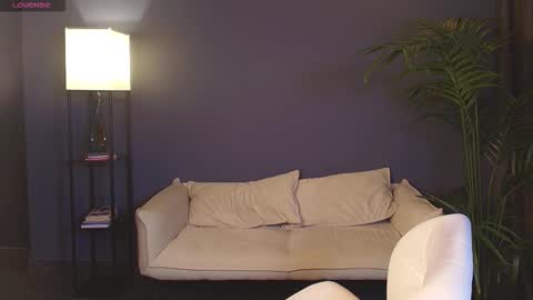 Snapshot of jinx_boom chatting on 11.26.25 jinx_boom online show from 11.26.25