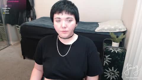Snapshot of jinxyfawn chatting on 05.17.26 jinxyfawn online show from 05.17.26