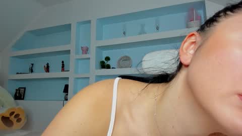 Snapshot of jisselle chatting on 12.17.25 Juliee online show from 12.17.25