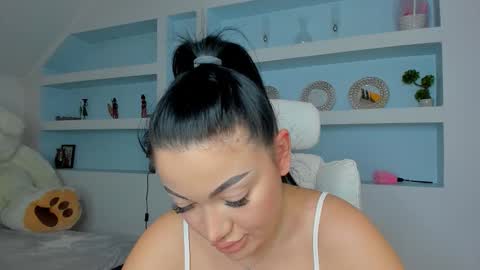 Snapshot of jisselle chatting on 01.17.26 Juliee online show from 01.17.26