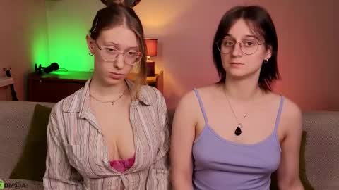 Snapshot of jitoon_exe chatting on 02.16.25 Hey Guys We are Julia ginger  Tina brunette online show from 02.16.25