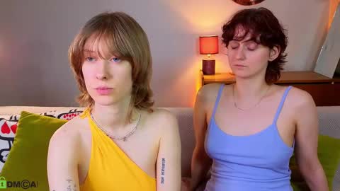 Snapshot of jitoon_exe chatting on 11.29.25 Hey Guys We are Julia ginger Tina brunette online show from 11.29.25