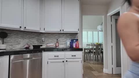 Snapshot of jiwon4u chatting on 10.13.25 Jiwon online show from 10.13.25