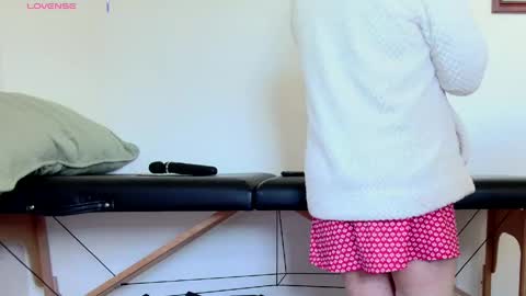 Nicole  Allen online show from 05.11.26