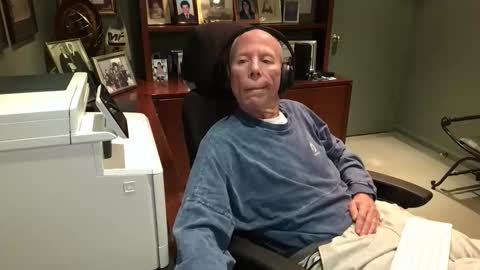 Snapshot of jlk7777 chatting on 12.22.25 jlk7777 online show from 12.22.25