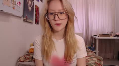 Snapshot of joan_kiss chatting on 09.09.25 joan_kiss online show from 09.09.25