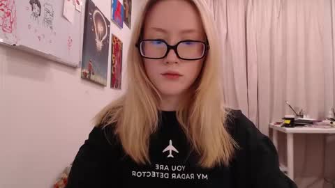 Snapshot of joan_kiss chatting on 11.26.25 joan_kiss online show from 11.26.25