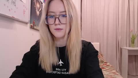 Snapshot of joan_kiss chatting on 02.18.26 joan_kiss online show from 02.18.26