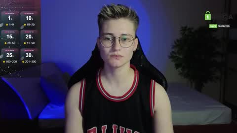 Snapshot of joan_night chatting on 09.12.25 J online show from 09.12.25