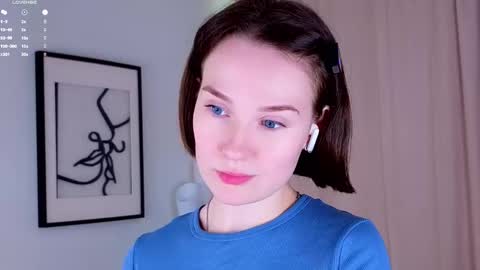 Snapshot of joancrumpton chatting on 10.08.25 Alice in the country of dreams online show from 10.08.25