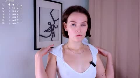 Snapshot of joancrumpton chatting on 10.11.25 Alice in the country of dreams online show from 10.11.25