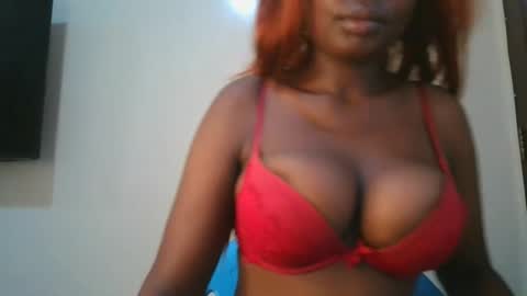 Snapshot of joankein_255 chatting on 05.28.26 varl online show from 05.28.26