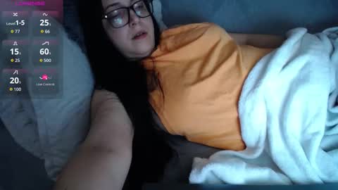 Snapshot of joanna_cw chatting on 10.07.25 Jo online show from 10.07.25