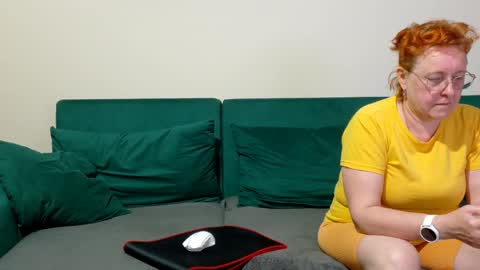 Snapshot of joannaandneighbour chatting on 05.06.26 Joanna and Greg online show from 05.06.26
