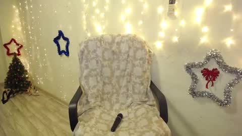 Snapshot of joanne_star chatting on 12.21.25 SweetGinger online show from 12.21.25