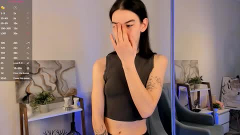 Snapshot of joanniecaughlin chatting on 12.15.25 Wendy online show from 12.15.25