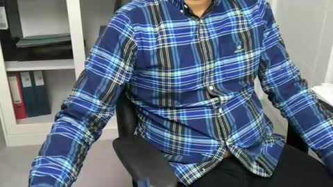 Snapshot of joeshades21 chatting on 11.04.25 joeshades21 online show from 11.04.25