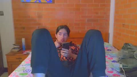 Snapshot of johan70nsexy chatting on 12.03.25 johan70nsexy online show from 12.03.25