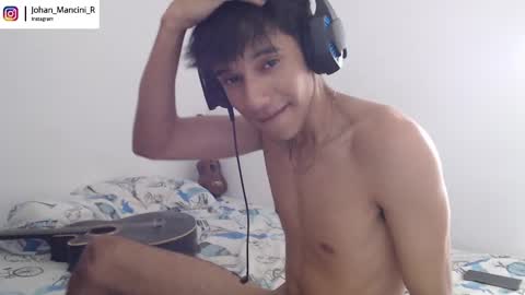 Snapshot of johan_mancini_r chatting on 01.11.25 johan_mancini_r online show from 01.11.25