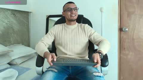 Snapshot of johan_miller1 chatting on 12.21.25 johan online show from 12.21.25