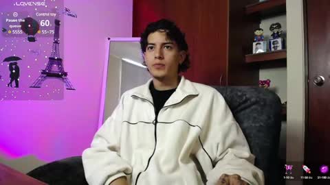 Snapshot of johan_parker222 chatting on 02.15.25 johan_parker222 online show from 02.15.25