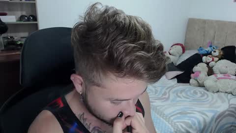 Snapshot of johanleonsweetboy chatting on 12.29.24 JOHAN independient model online show from 12.29.24