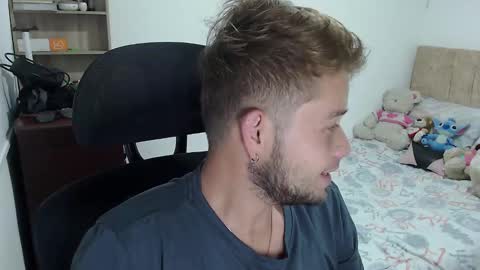 Snapshot of johanleonsweetboy chatting on 12.31.24 JOHAN independient model online show from 12.31.24