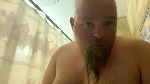 Snapshot of john40a chatting on 09.10.25 John online show from 09.10.25