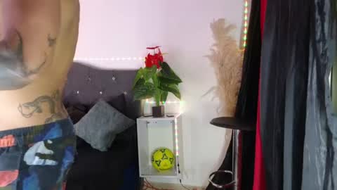 Snapshot of john_and_louis chatting on 07.08.26 John online show from 07.08.26