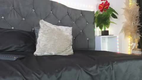 Snapshot of john_and_louis chatting on 07.19.26 John online show from 07.19.26