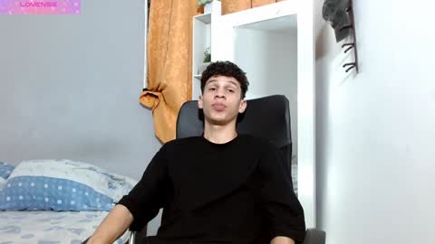 Snapshot of john_ssnow29 chatting on 12.20.24 john_ssnow29 online show from 12.20.24