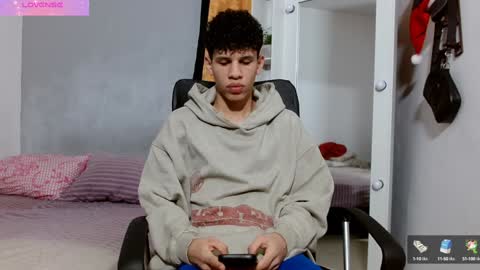 Snapshot of john_ssnow29 chatting on 01.06.25 john_ssnow29 online show from 01.06.25