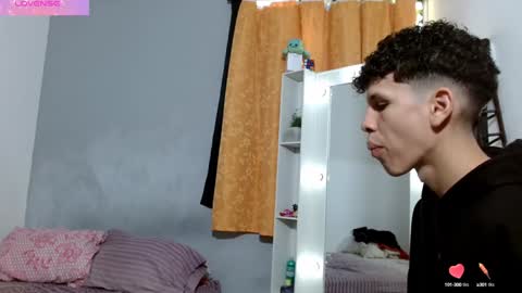 Snapshot of john_ssnow29 chatting on 01.10.25 john_ssnow29 online show from 01.10.25