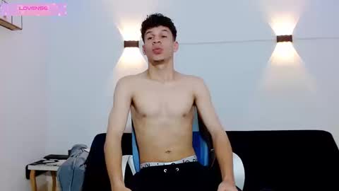 Snapshot of john_ssnow29 chatting on 09.19.25 john_ssnow29 online show from 09.19.25