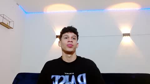 Snapshot of john_ssnow29 chatting on 10.18.25 john_ssnow29 online show from 10.18.25