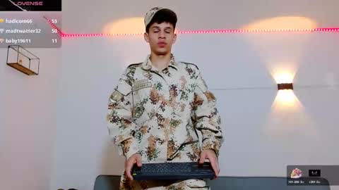 Snapshot of john_ssnow29 chatting on 11.25.25 john_ssnow29 online show from 11.25.25