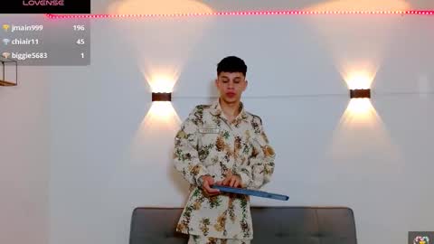 Snapshot of john_ssnow29 chatting on 11.29.25 john_ssnow29 online show from 11.29.25