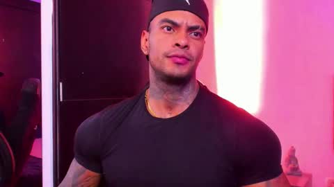 Snapshot of johnbelt_ chatting on 10.24.25 john belt online show from 10.24.25